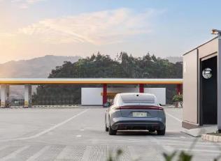 車(chē)企與電池廠商組換電聯(lián)盟 搶占千億規(guī)模補(bǔ)能賽道