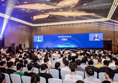 汽車產(chǎn)業(yè)機(jī)遇挑戰(zhàn)并存，行業(yè)專家：踐行長期主義