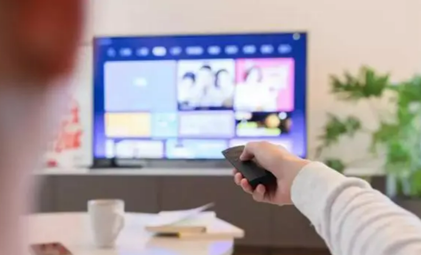 開機率斷崖式下跌，電視機如何重回客廳“C位”？