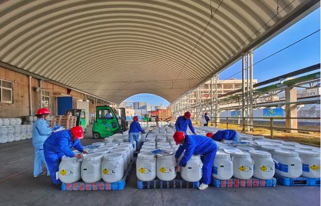 消毒劑產(chǎn)品暢銷20多個(gè)國(guó)家--江漢油田江漢鹽化工推進(jìn)品牌建設(shè)行動(dòng)掃描