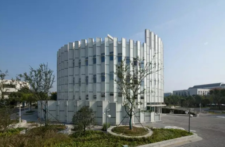 上靠“天”下靠“地” 讓房子“綠起來”——走進我國首個近零能耗辦公建筑