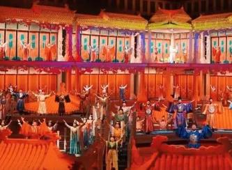 火鍋巴士、沉浸式戲劇主題公園……暑期消費場景上新