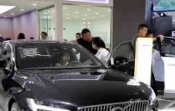 百萬(wàn)車(chē)主響應(yīng)、銷(xiāo)量加速增長(zhǎng)！新一輪以舊換新政策激發(fā)汽車(chē)消費(fèi)熱潮