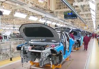 點(diǎn)亮“中國(guó)芯”！國(guó)產(chǎn)高性能汽車芯片正加速布局 汽車產(chǎn)業(yè)駛?cè)胫悄苜惖?></a></div><!-- img end -->	<div   id=