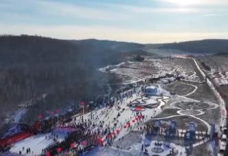 “冷”冰雪盤活“熱”經濟 冰雪游項目頻繁“上新”引客來