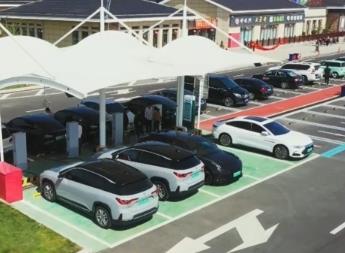 我國(guó)充電基礎(chǔ)設(shè)施建設(shè)駛上“快車道” 汽車充換電產(chǎn)業(yè)生態(tài)將多方面拓展完善