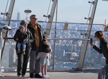 對(duì)外開(kāi)放誠(chéng)意滿(mǎn)滿(mǎn) 多國(guó)對(duì)中國(guó)免簽政策和便利化措施豎起大拇指