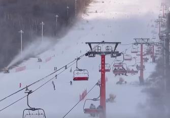 “冷資源”正在變成“熱經(jīng)濟” 冰雪運動激發(fā)消費市場新活力