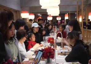 “接地氣”“溫度”“新板塊”……多個關(guān)鍵詞透視消費追“新”逐潮釋放無限活力