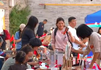 從前10個月網(wǎng)上零售額看消費市場活力十足 “電商+產(chǎn)業(yè)帶”打造消費新引擎