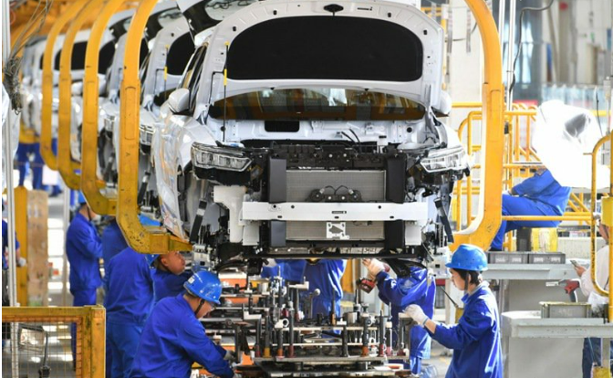 跨越年產(chǎn)千萬輛新能源汽車節(jié)點(diǎn) 中國汽車業(yè)尚有“三問”待解