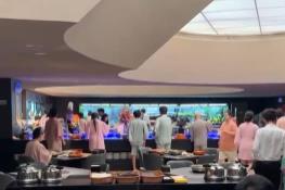 吃火鍋、泡溫泉 冬日花式“暖消費(fèi)”持續(xù)升溫