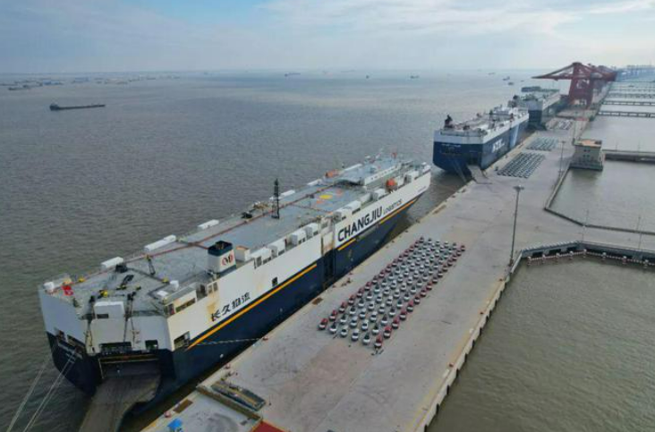 長(zhǎng)江干線最大汽車(chē)滾裝碼頭在蘇州正式投運(yùn)