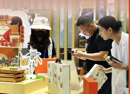 “國(guó)潮”崛起：文化自信引領(lǐng)消費(fèi)新風(fēng)尚