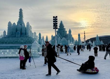 目標(biāo)1.5萬(wàn)億元！中國(guó)冰雪大省“火力全開”