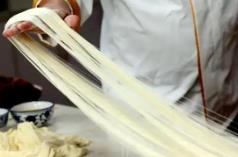 青?！袄嬷l(xiāng)”：一碗面，拉出百億產(chǎn)業(yè)