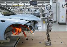 車(chē)企駛?cè)搿叭诵螜C(jī)器人”賽道的背后