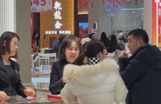 節(jié)前市場(chǎng)暖意“濃” 消費(fèi)“熱點(diǎn)”成為經(jīng)濟(jì)增長(zhǎng)“支點(diǎn)”