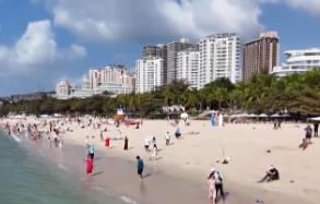 “免簽效應(yīng)”帶旺入境游 外國游客“打卡”體驗中華文化魅力