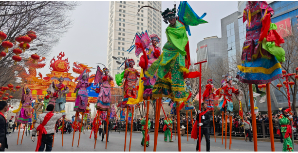 非遺技藝“老齡化”，如何“傳”下去“火”起來(lái)？