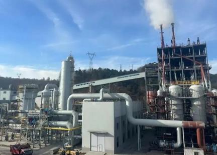 國內(nèi)首臺復(fù)合分區(qū)煤氣化爐成功投產(chǎn)