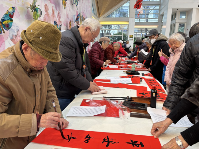 老人過年只能宅在家里嗎？泰康之家為長輩提供多種過年“打開方式”