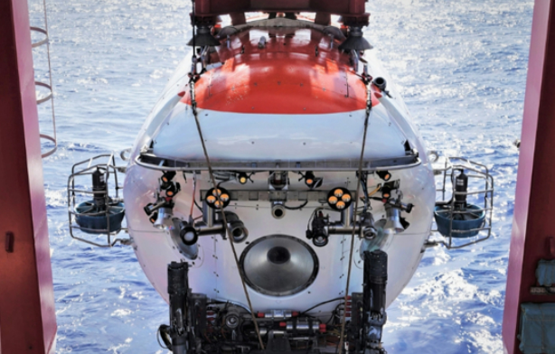 我國“蛟龍”號載人潛水器升級換裝