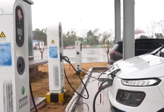 新設(shè)備加持服務充電這“樁”事 “流動的中國”含“綠”量更足