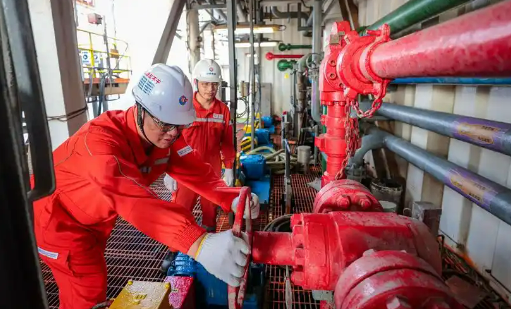 數萬中國海油員工堅守崗位保障生產經營平穩(wěn)運行