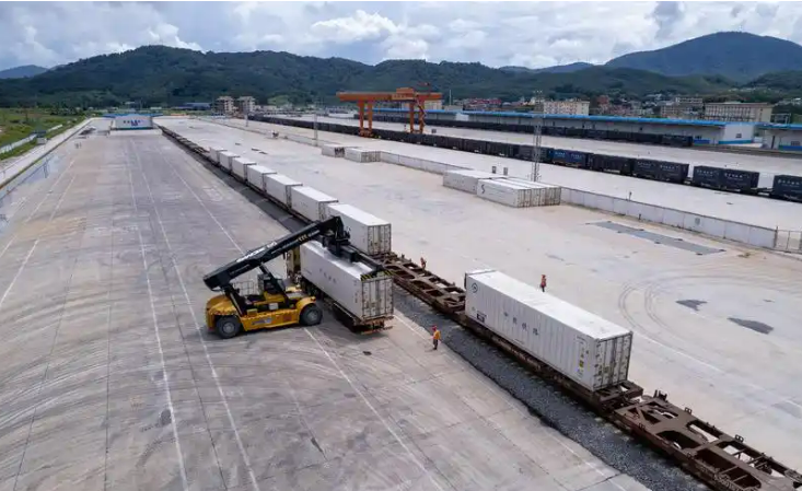 中老鐵路跨境客貨運(yùn)輸實(shí)現(xiàn)“開門紅”