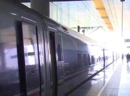 銀發(fā)旅游列車發(fā)展駛上“快車道” 商旅文體融合燃動(dòng)消費(fèi)熱潮