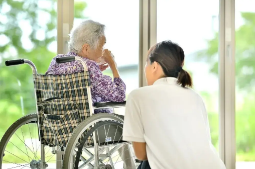 民政部：保障居家失能老年人享受到高品質(zhì)養(yǎng)老服務(wù)