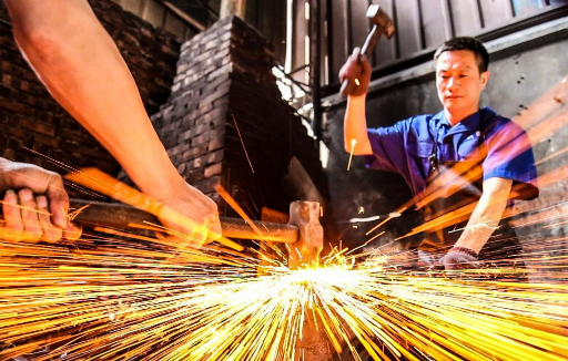 從“粗打鐵”到“細打磨”，“菜刀小鎮(zhèn)”鍛打出200億元大產業(yè)