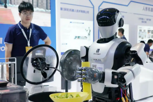 從“替代人”到“助力人” 人形機(jī)器人或迎“量產(chǎn)元年”