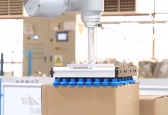 新技術(shù)催生新場景 人工智能產(chǎn)業(yè)加速跑在各行各業(yè)“落地生花”