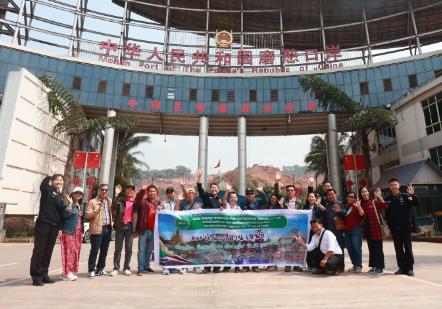 China Travel說走就走 首個(gè)東盟國家免簽旅游團(tuán)入境