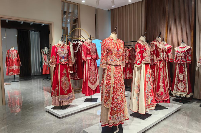 為全球新娘造夢，婚紗小鎮(zhèn)“裁”出24億元“幸福產(chǎn)業(yè)”