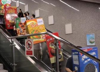 “卷”創(chuàng)意、“卷”渠道 企業(yè)“開(kāi)卷”加速零食創(chuàng)新升級(jí)