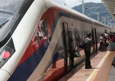 “軌道上的中國(guó)”助力經(jīng)濟(jì)發(fā)展全面提速 消費(fèi)新場(chǎng)景“多點(diǎn)開花”暖意濃