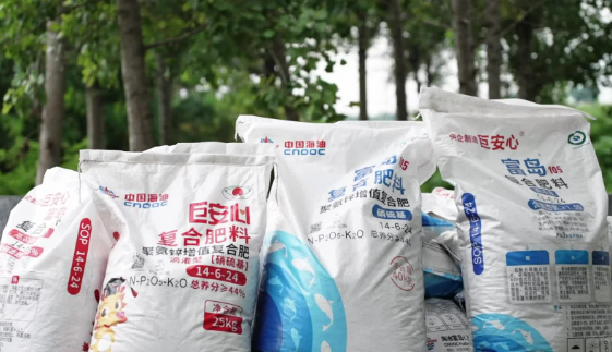 農(nóng)資為墨潤沃野 服務作筆繪豐年——中國海油保供春耕助力端穩(wěn)“糧食飯碗”