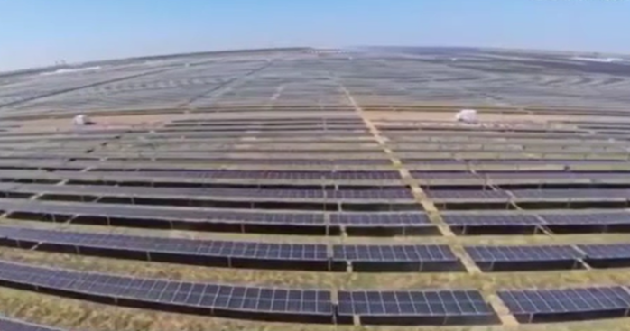 我國西部“沙戈荒”新能源基地建設(shè)提速