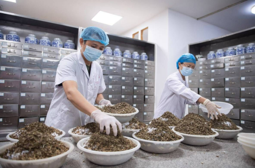 加強(qiáng)構(gòu)建中藥追溯體系，培育中藥工業(yè)數(shù)智化轉(zhuǎn)型企業(yè)