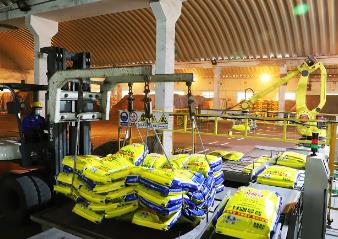 河南：化肥企業(yè)“火力”全開“喂飽”農(nóng)田