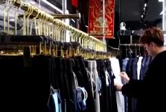 服裝市場(chǎng)進(jìn)入“換季模式” 春裝熱銷帶動(dòng)“春日經(jīng)濟(jì)”升溫