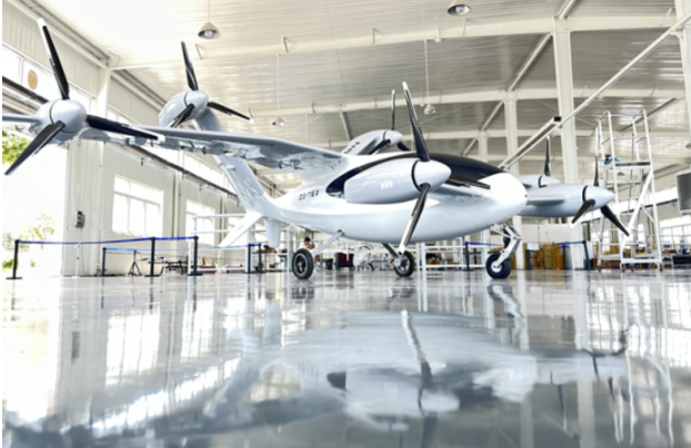 我國(guó)企業(yè)研制客運(yùn)級(jí)電動(dòng)垂直起降飛行器成功首飛