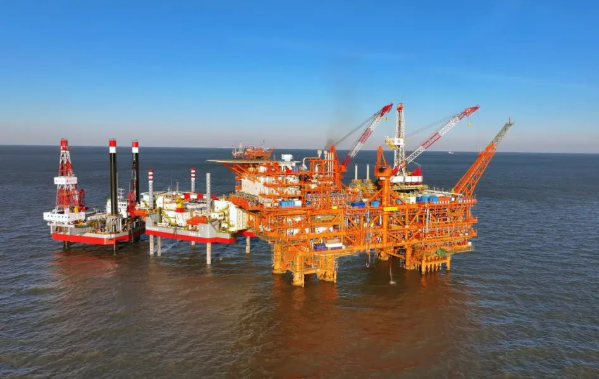 我國(guó)海上首個(gè)多層稠油熱采油田成功注熱