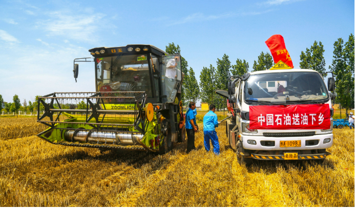 中國石油服務“三農(nóng)”情暖田野