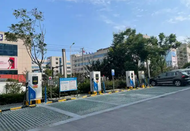 24.5萬(wàn)個(gè)住宅小區(qū)完成充電設(shè)施建設(shè) 緩解電動(dòng)自行車停放充電供需矛盾