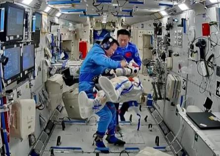 神舟十九號航天員在軌150天 太空任務成果豐碩