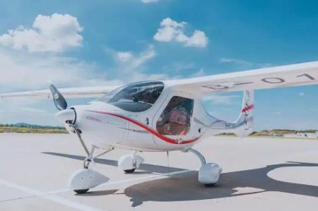 我國首款新能源輕型運動類飛機邁向“商業(yè)落地”